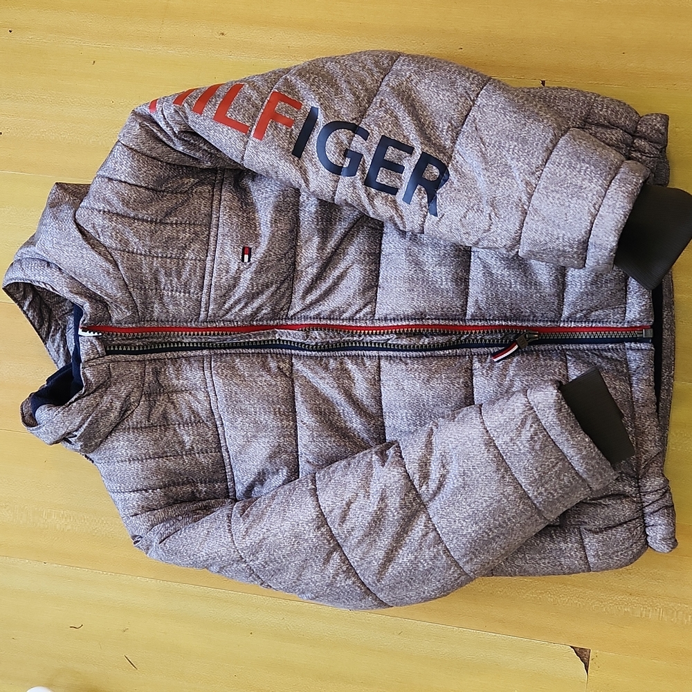 Tommy Hilfiger Winter/Puffer Jacket Boys XS-5/6/Metallic Gray/ Red/White/Blue